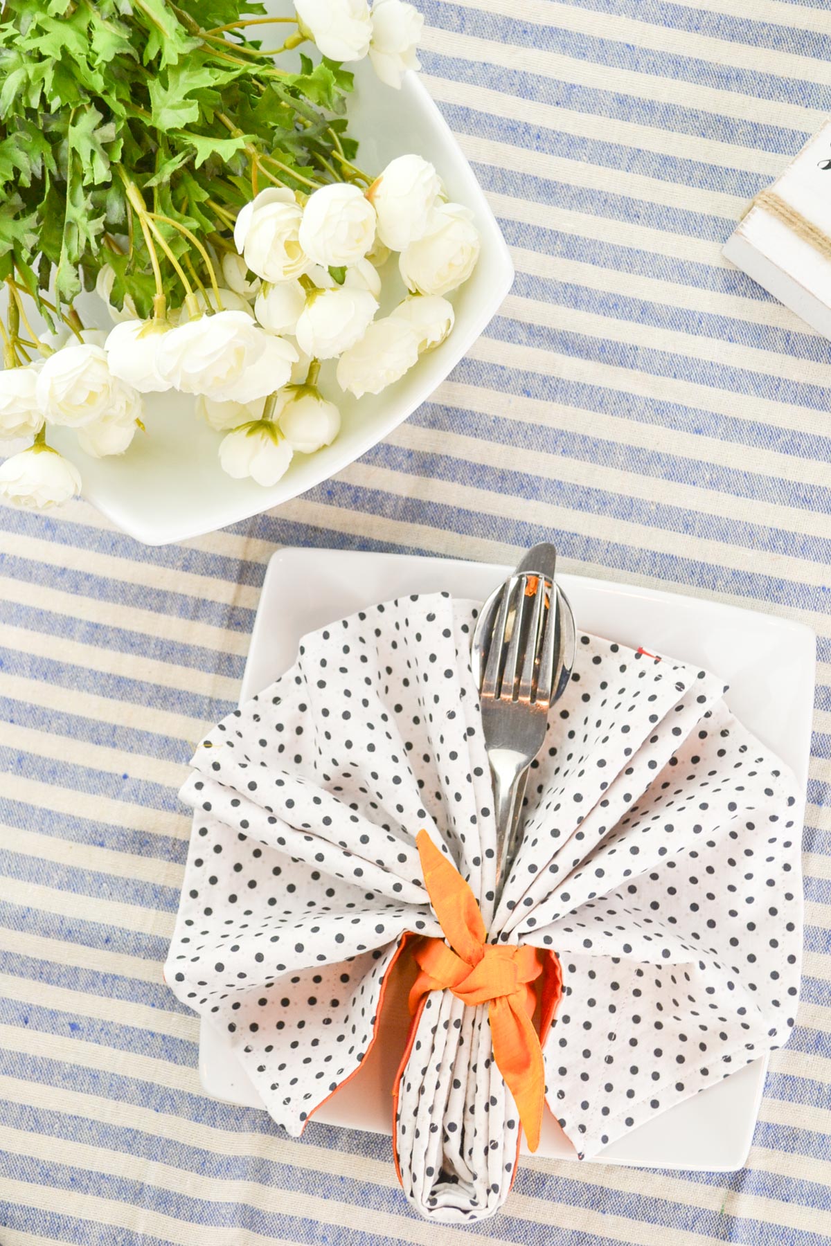 DIY Cloth Napkins for Pretty Tables