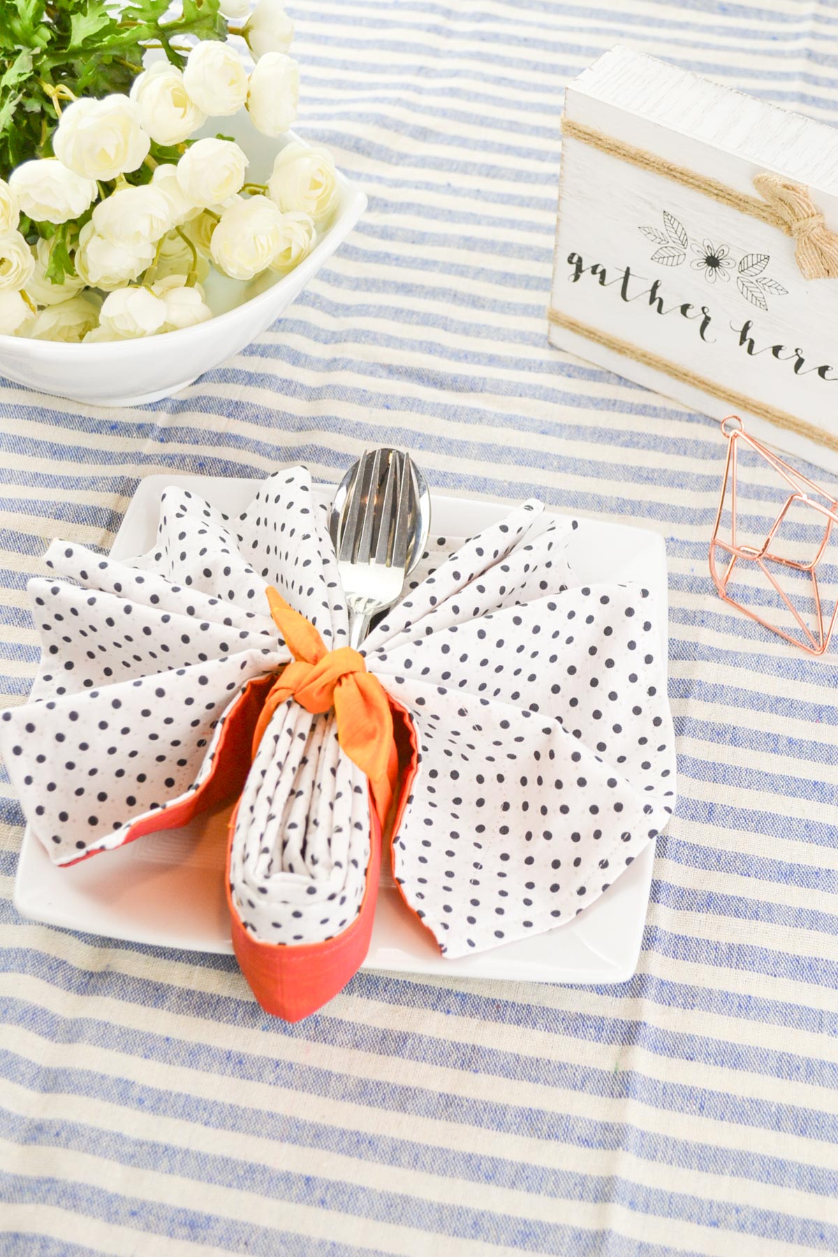 DIY Cloth Napkins for Pretty Tables
