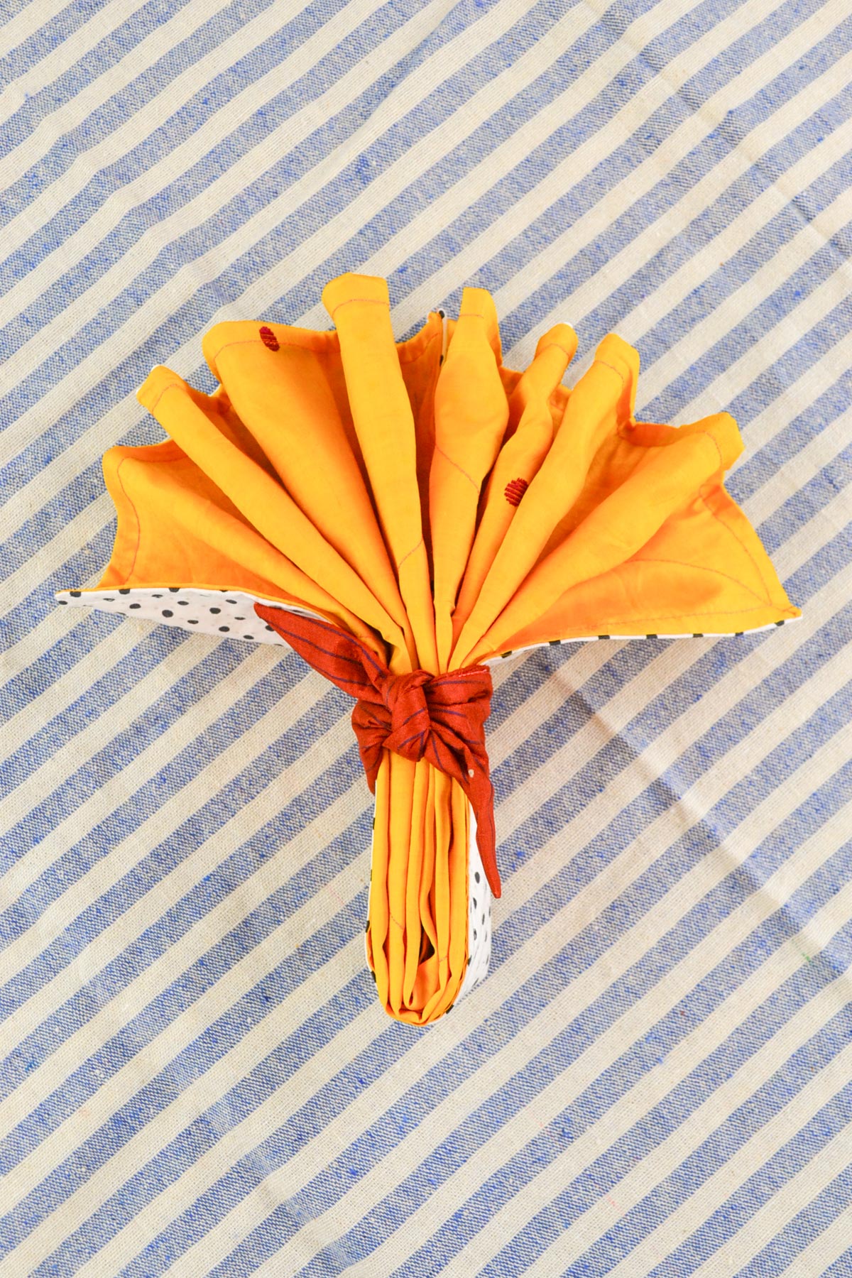 DIY Cloth Napkins for Pretty Tables