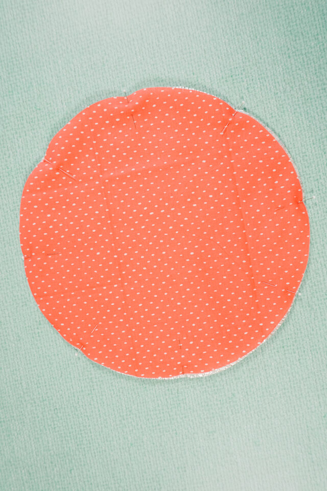 pin top fabric to batting