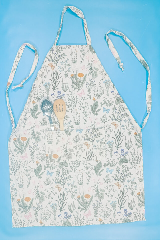 free adjustable apron sewing pattern