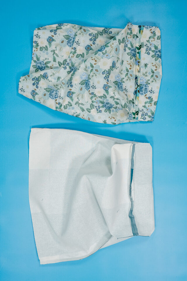 sew the corners of the tote bag