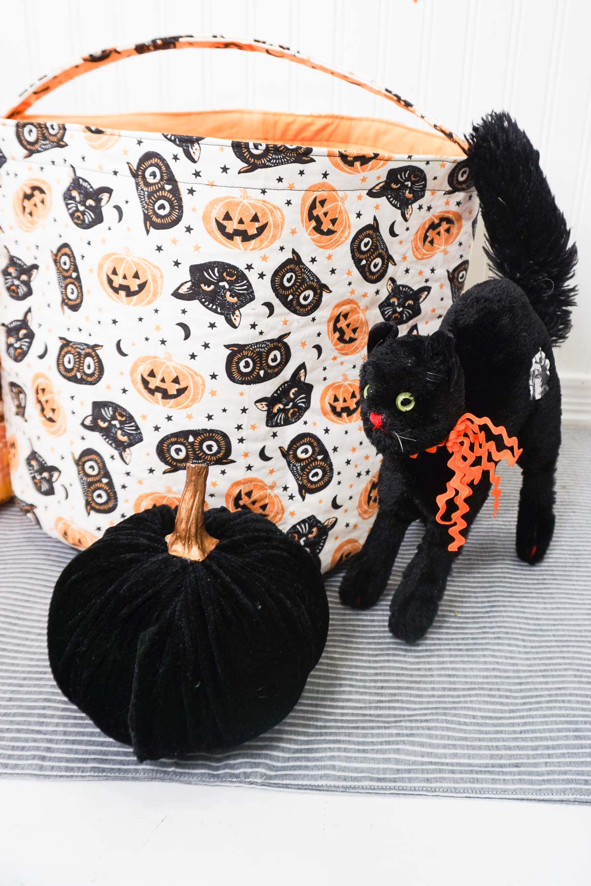 DIY Halloween Fabric Bucket + Free Pattern