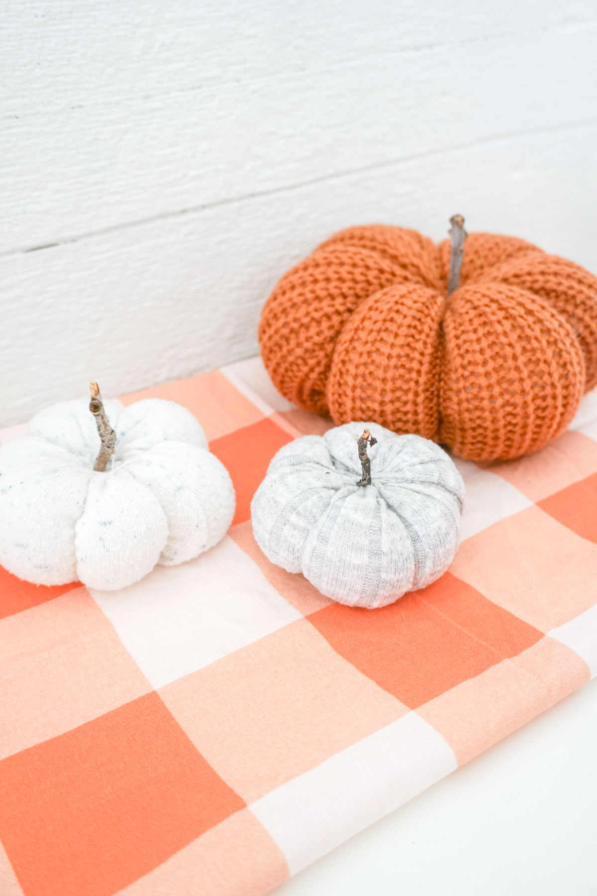 make sweater pumpkins