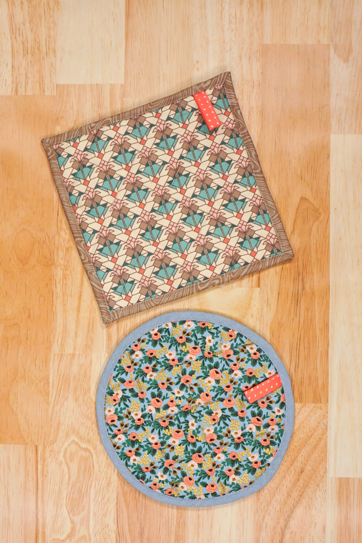 Free Pot Holder Sewing Pattern: Circle and Square