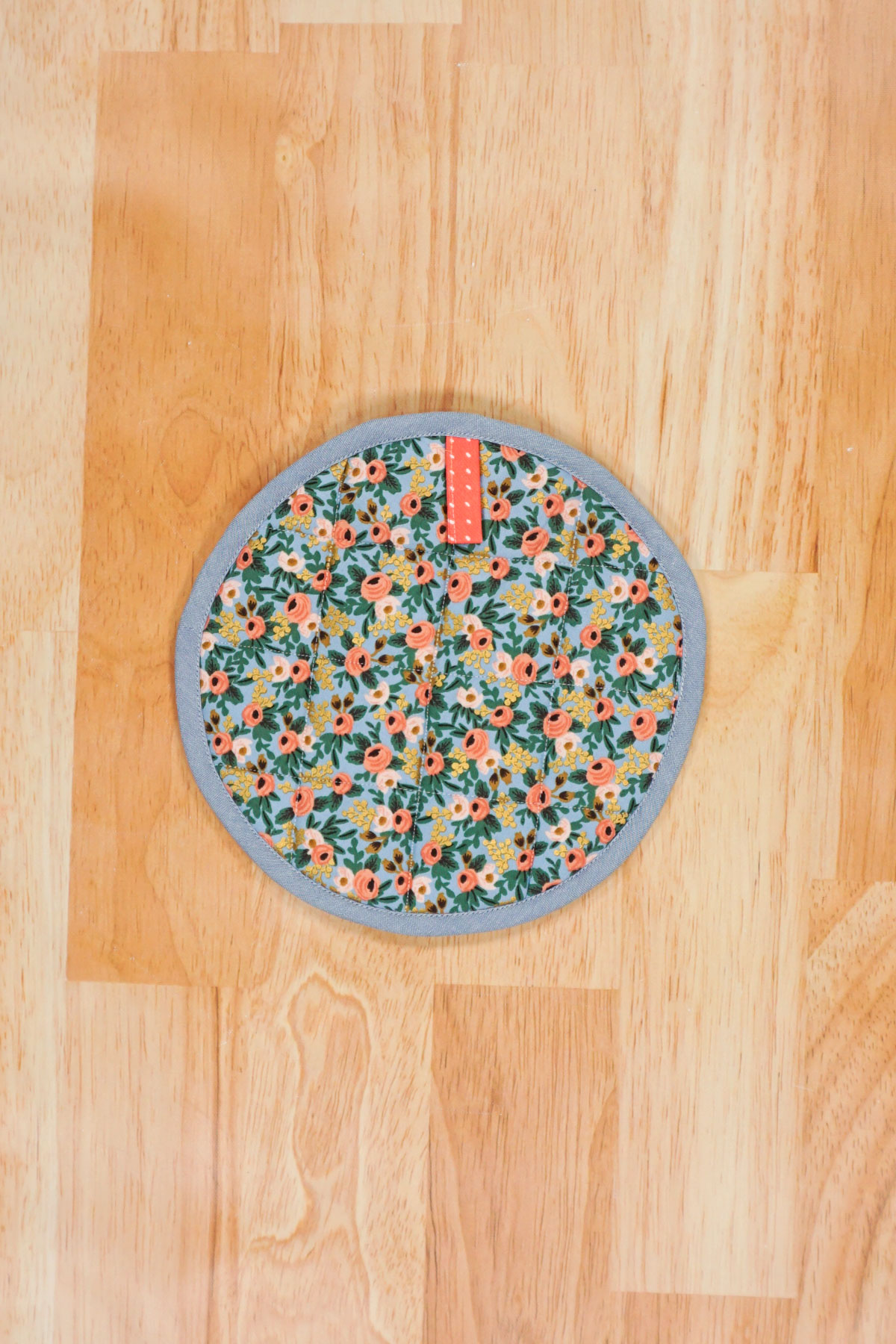 Free Pot Holder Sewing Pattern: Circle and Square