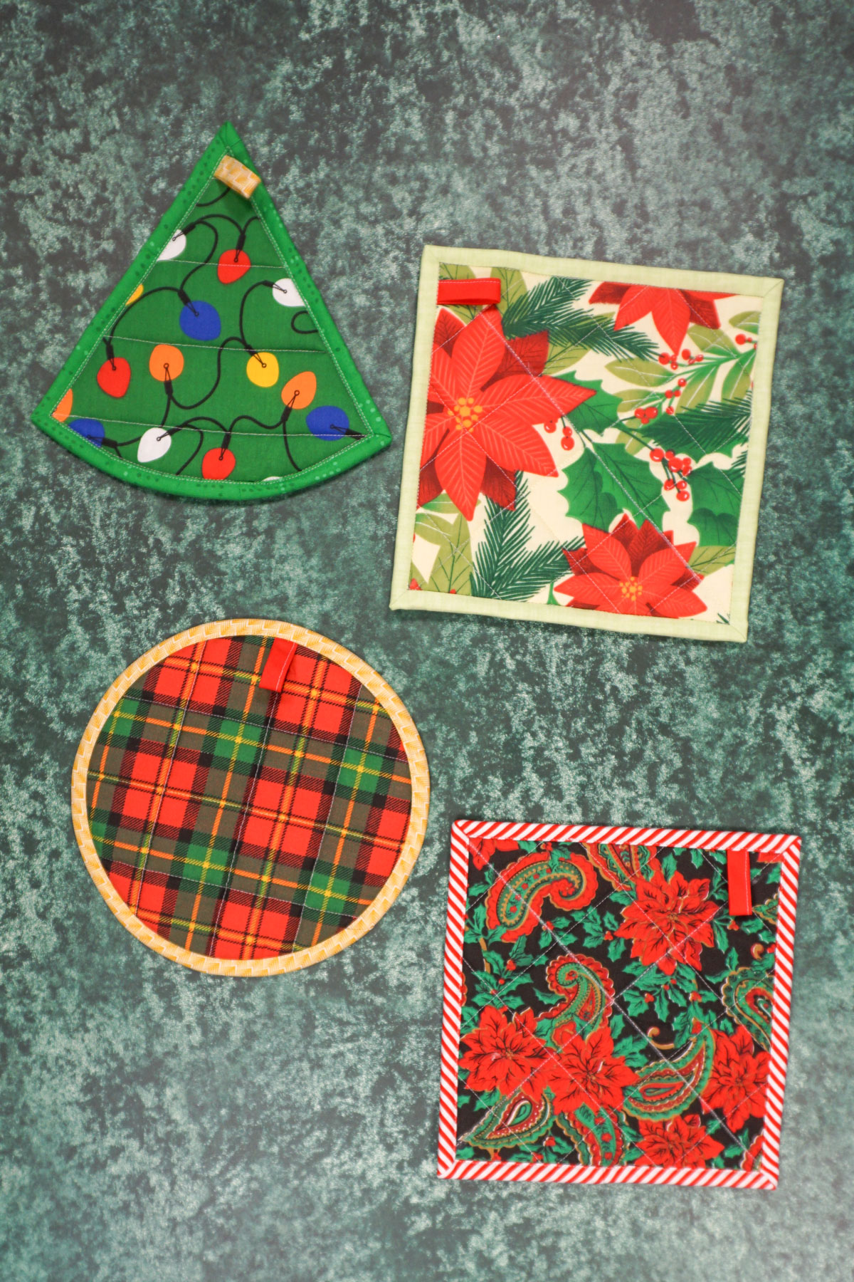 sew a christmas pot holder