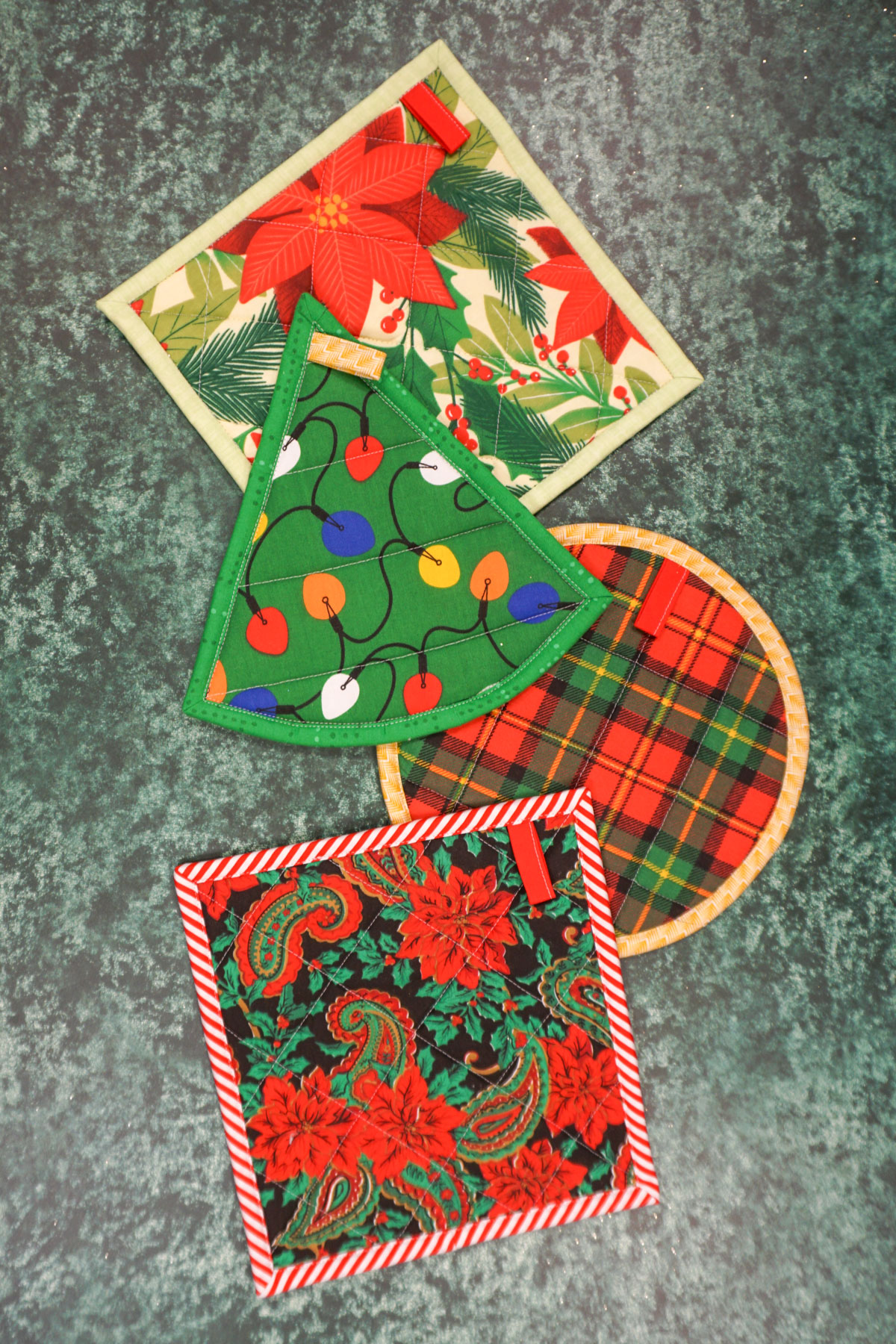 sew a christmas pot holder